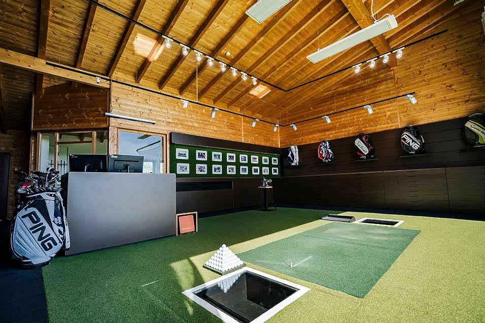Ein Blick in die Videohütte des Golf Club St. Leon-Rot